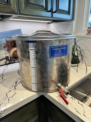Marchisio Quality 30 Liter Capacity Tank with Valve and Accessories