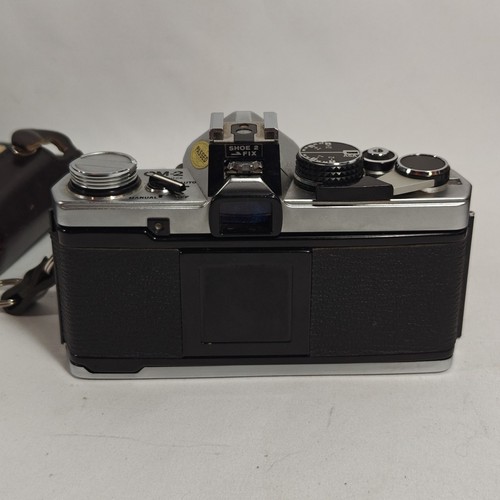 Vintage Olympus OM-2 SLR Film Camera OM-System 1.4 50mm & 200mm Lenses & Flash - Picture 20 of 24