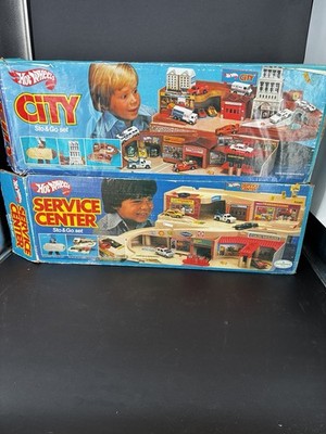 Vtg LOT 1979 Hot Wheels Service Center And City Sto-N-Go Playset Toy Mattel