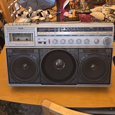 Magnavox D 8443 Power Player Boombox 4 Band Cassette Radio. No Handle Dead Tape