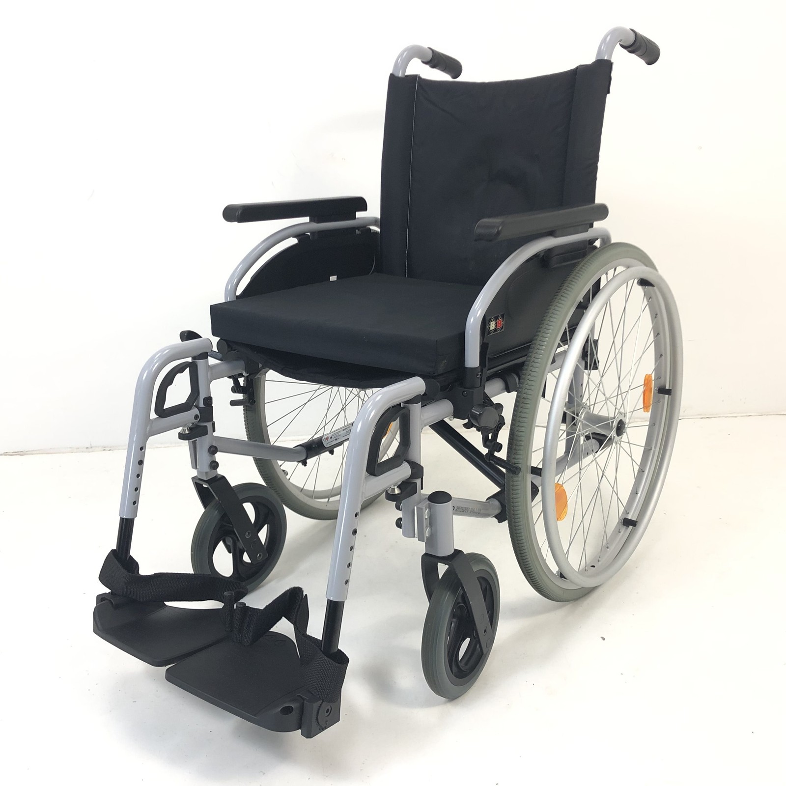 B+B Pyro Start Plus Rollstuhl Faltrollstuhl Sitzbreite 43 cm nur 14,55 kg K6215