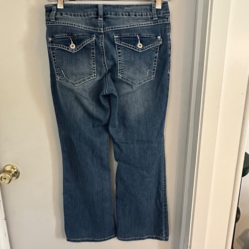 INC Denim women's jeans curvy Boot leg short size 6 PS med wash - Picture 2 of 13