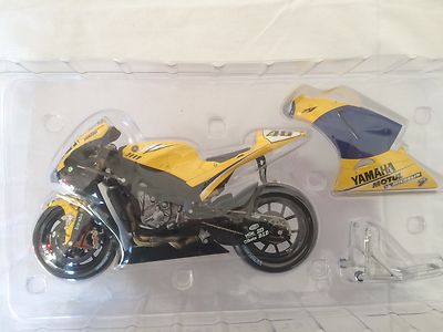 Miniature Minichamps 1/12 Yamaha YZR-M1 Camel Rossi 2006 - Occasion