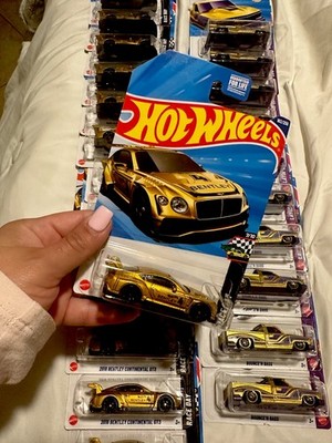 Hot Wheels Race Day Diecast 1:64 Bentley Continental GT3 & Bounce'n Bass 2018