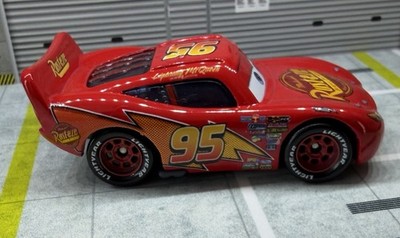 Disney Pixar Cars 1 Lightning McQueen Rust-Eze #95 First