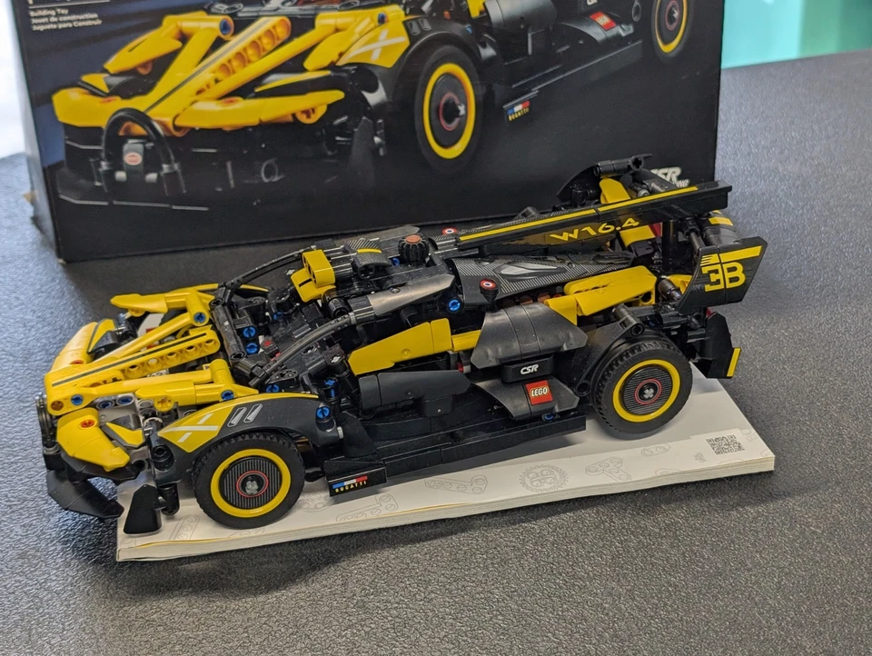 Lego Technic Bugatti - Image 2 of 4