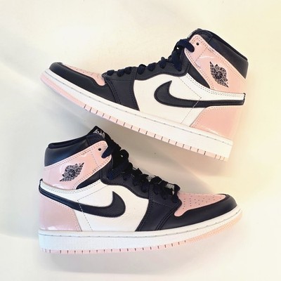 Air Jordan 1 Retro High OG Sneakers Womens 6.5 Atmosphere Bubble Gum DD9335-641