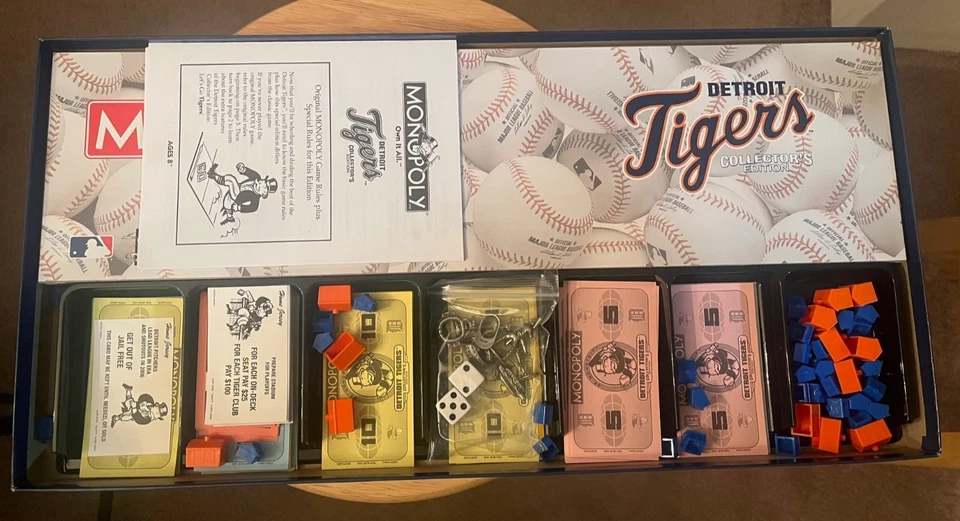 2006 Detroit Tigers Collector's Edition Monopoly Complete VERY RARE - Image 3 of 3