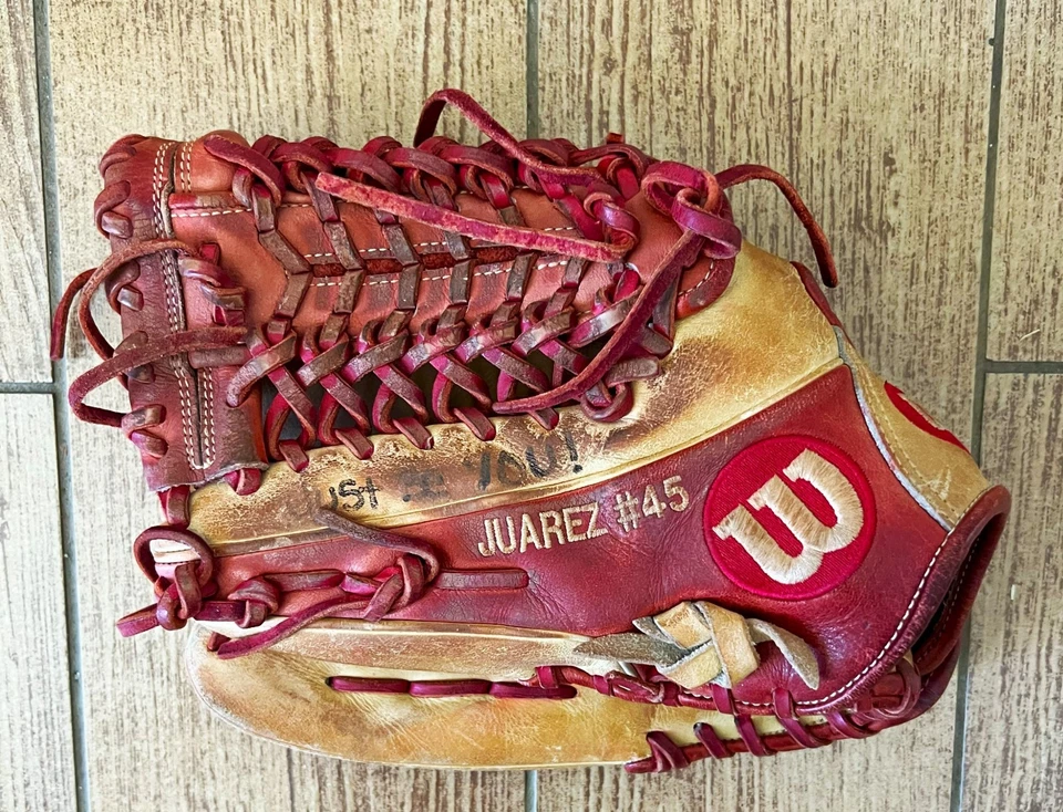 SIGNED Giselle Juarez A2000 Gio Gonzalez GG47 Fastpitch Pitcher's Glove - Image 3 of 4