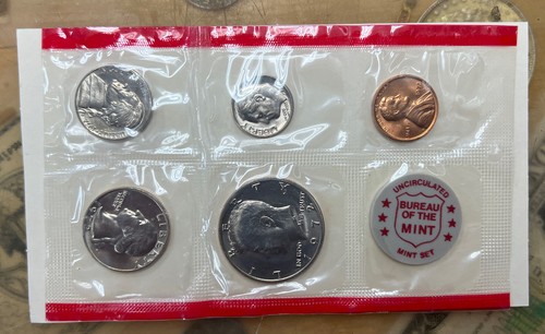 1972-U.C. Department of the Treasury United States Coin Set - Picture 5 of 6