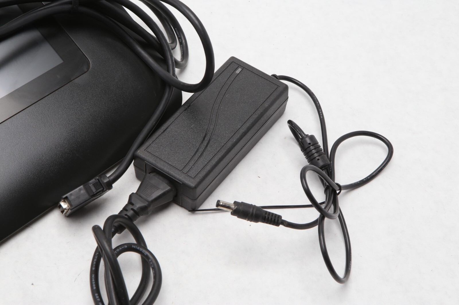 Cintiq LCD Tablet 12WX Model DTZ1200W w Converter Box + Power