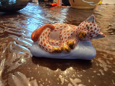Herend Porcelain Cat on Pillow Figurine Rust Colored Fishnet Pattern Handpainted
