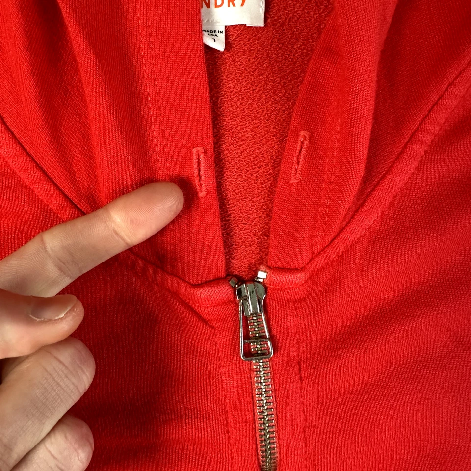 Sudadera con Capucha Sundry Para Mujer 1 Pequeña Roja Cremallera Completa Atletismo Hecha en EE. UU. Foto 4 de 4