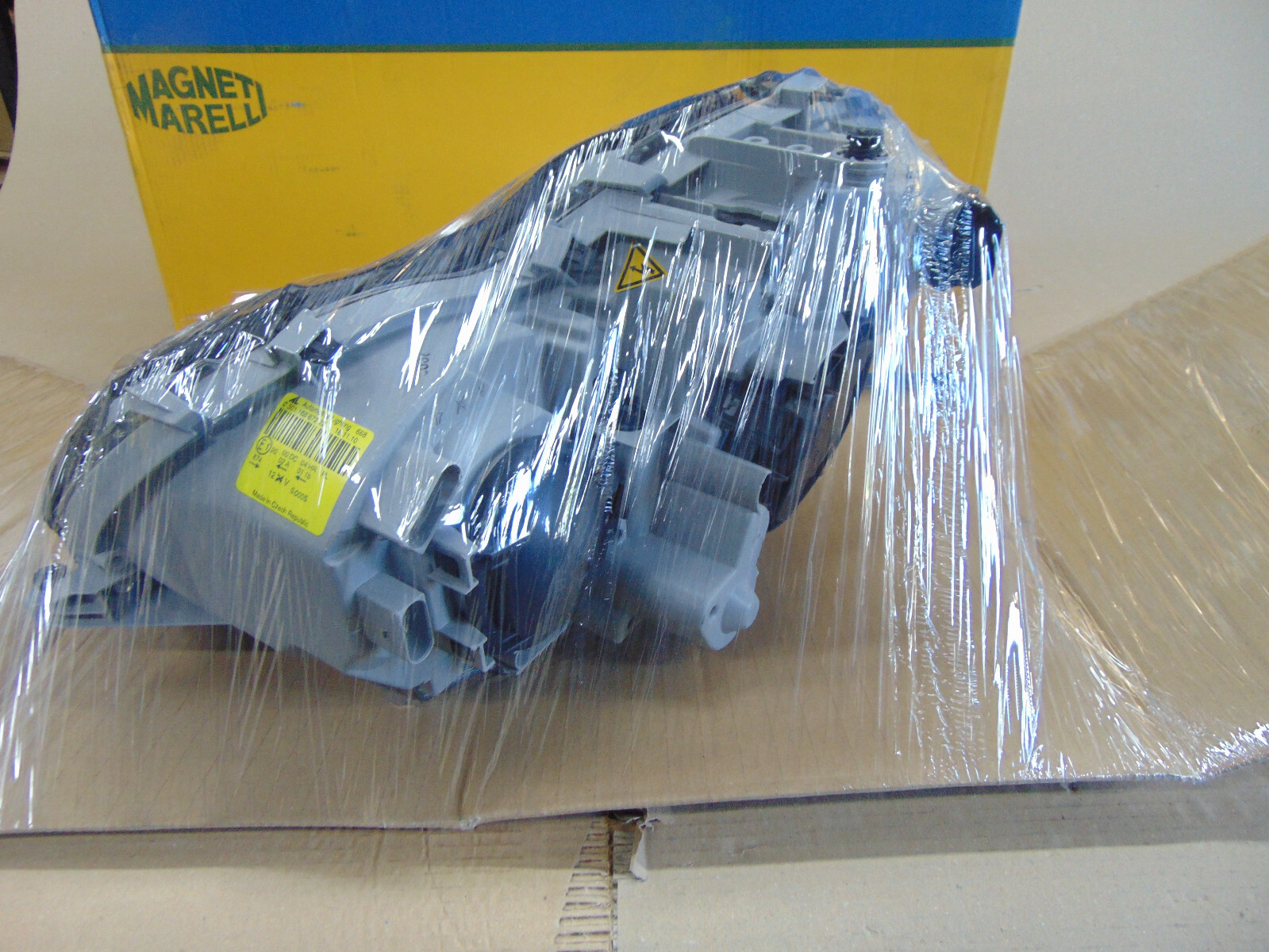 New Magneti Marelli Front Right RHD Xenon Headlight Mercedes W203 
