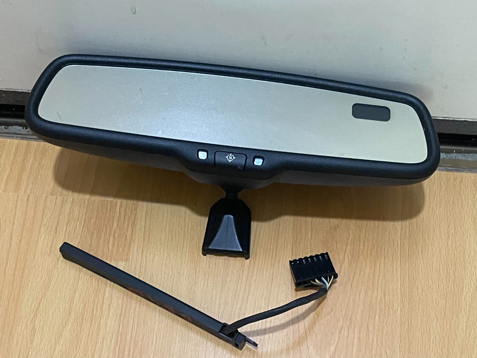 2002 - 2009 Ford Mustang Auto Dim Interior Rear View Mirror 
