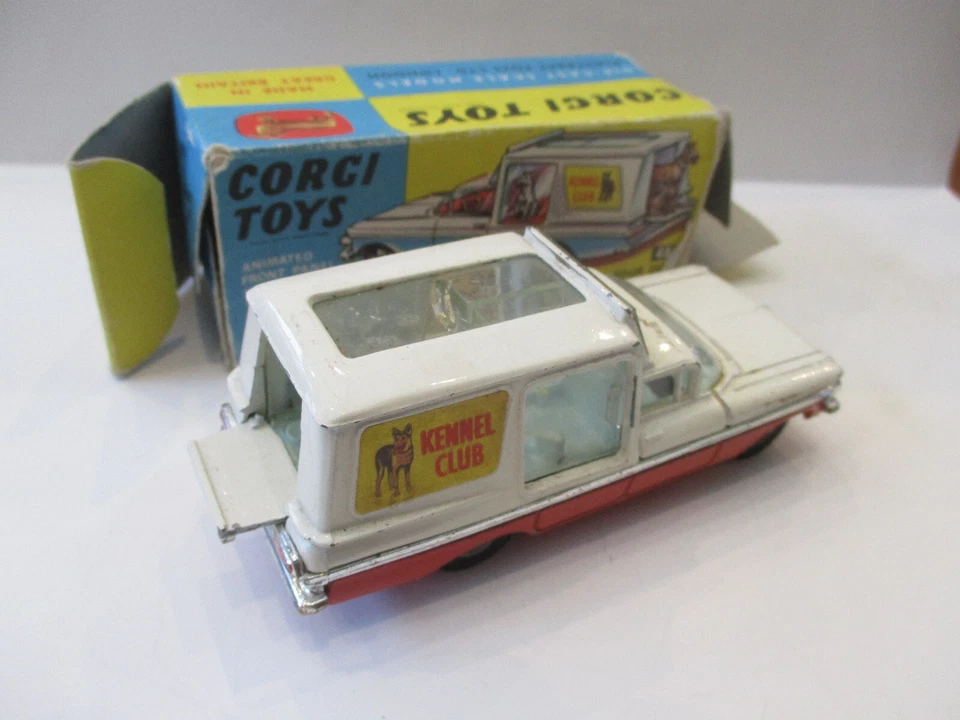 Corgi 486 Chevrolet Impala Kennel Service Club mit originaler Box - Bild 2 von 3