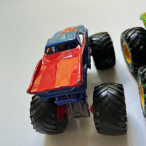 Hot Wheels Superman Monster Jam Truck Gunkster 1:64 Metal Die-Cast Toy Trucks - Picture 10 of 10