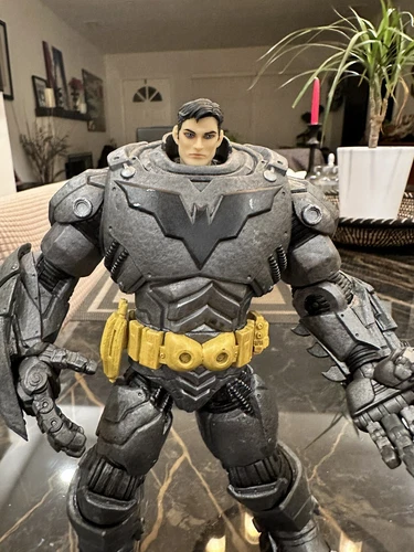 DC Collectibles Comics Greg Capullo Designer Series Batman Bruce Thrasher Suit