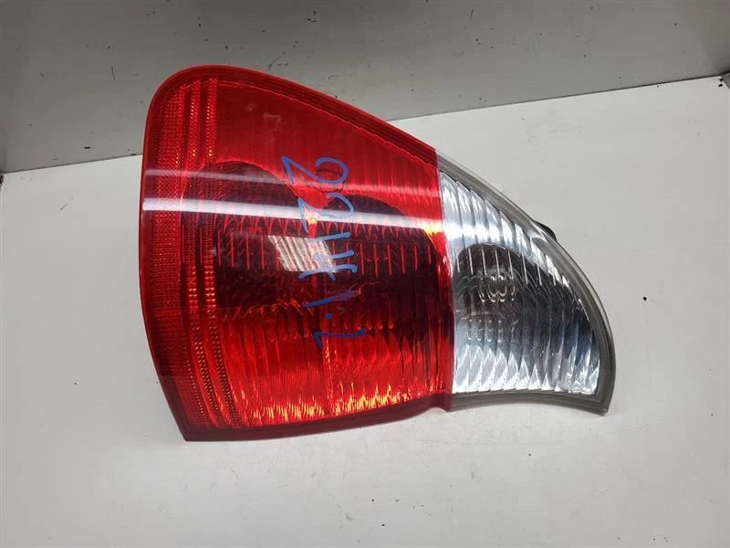 2004-2006, BMW X5, luz trasera del conductor cuarto de panel montado, 3,0 L, n.º de parte: 63217164473 Foto 2 de 4