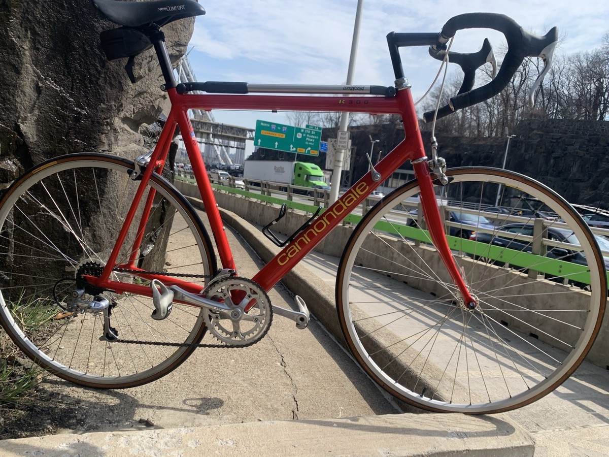1990 CANNONDALE R300 ROAD BIKE MINT CONDITION BEEN Sitting IN