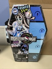 Monster High Skulltimate Secrets - Fearidescent Frankie Stein 19+ Surprises