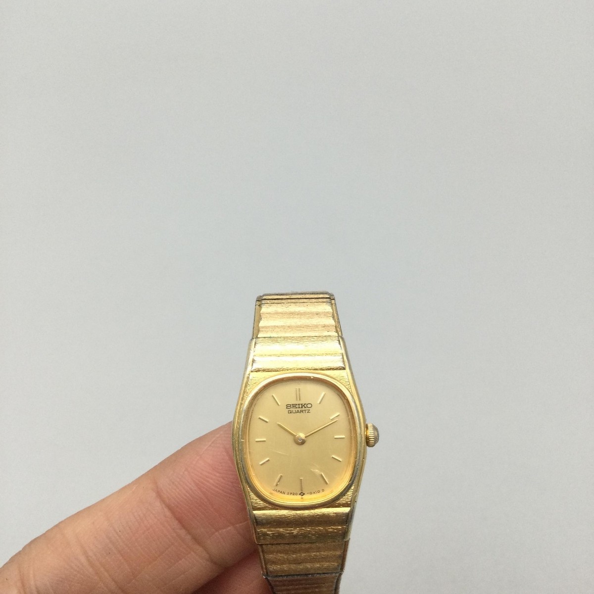 Vintage Seiko Womens Watch 16mm Gold Dial Gold Tone 2P20-5A29 New