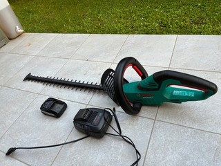 Bosch AHS 55 20 LI Akku Heckenschere (mit Akku)