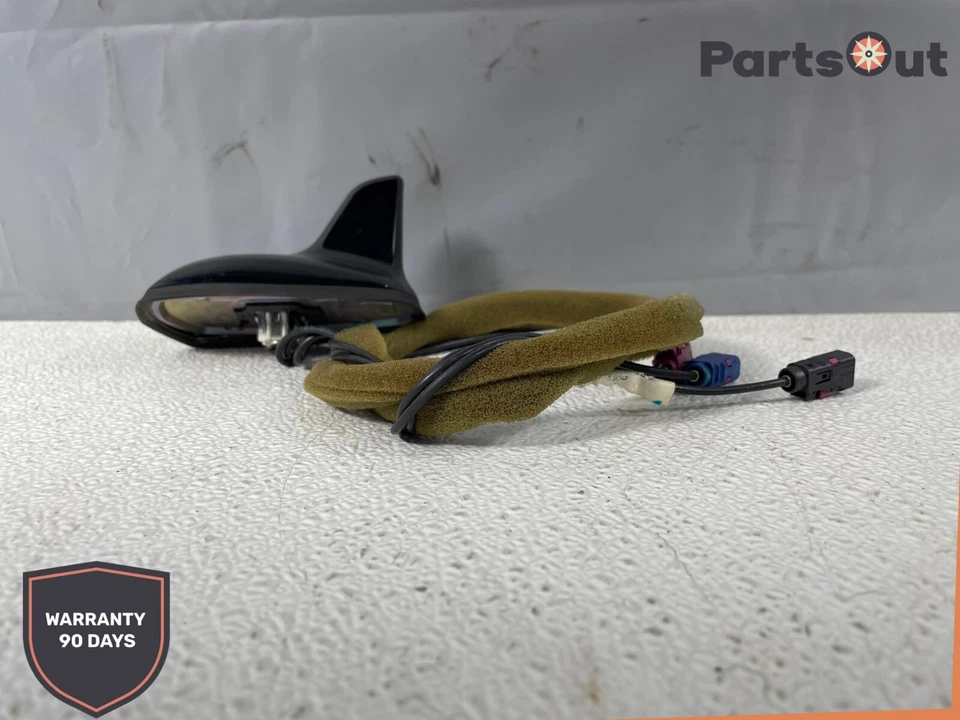 2010-2014 Mercedes Benz C-Class W204 C220 CDI Antenna Roof A0235455826 OEM - image 4 of 4