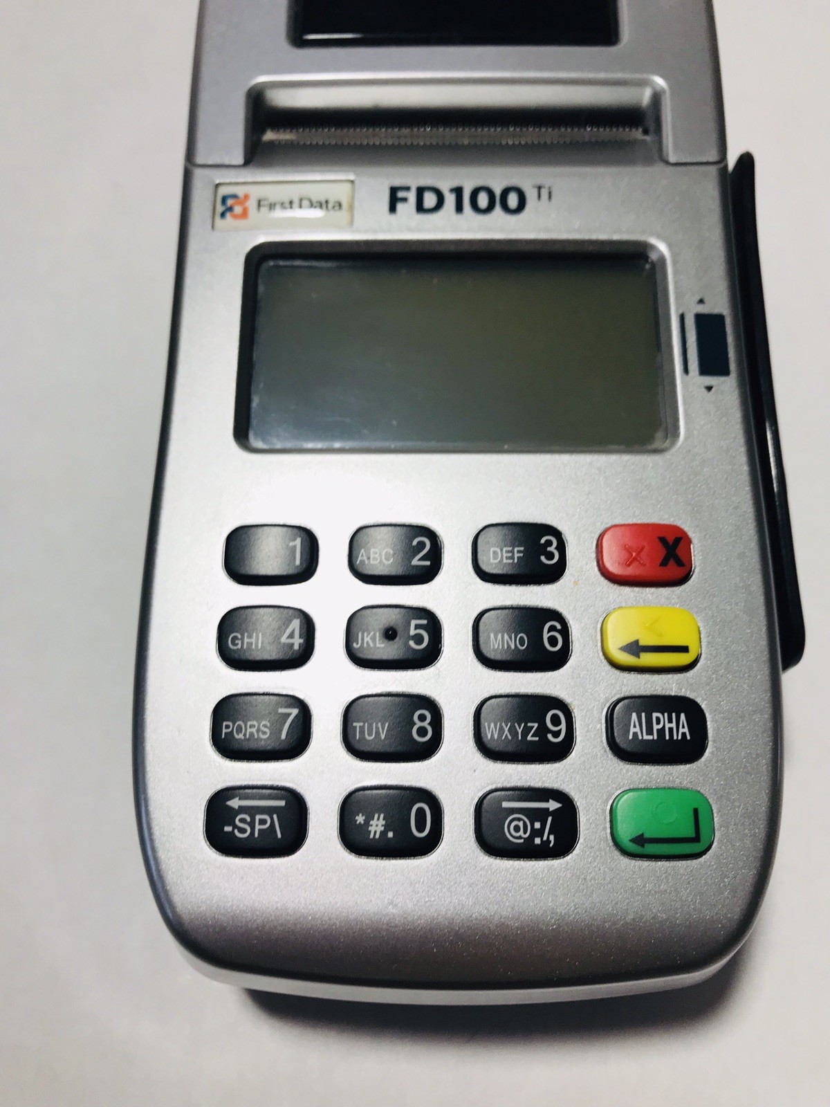 First Data FD100Ti Credit Card Processor Terminal No Power Charger Cord