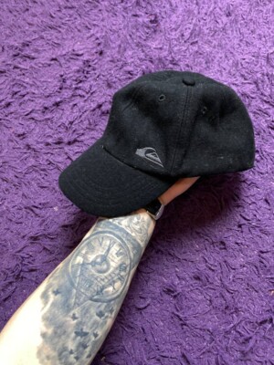 Quicksilver Mütze Cap schwarz gesticktes Logo grau