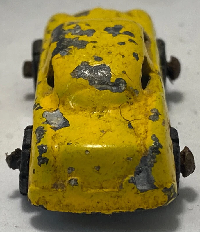 Mini auto Barclay 1951 Packard sedán amarillo Foto 4 de 4