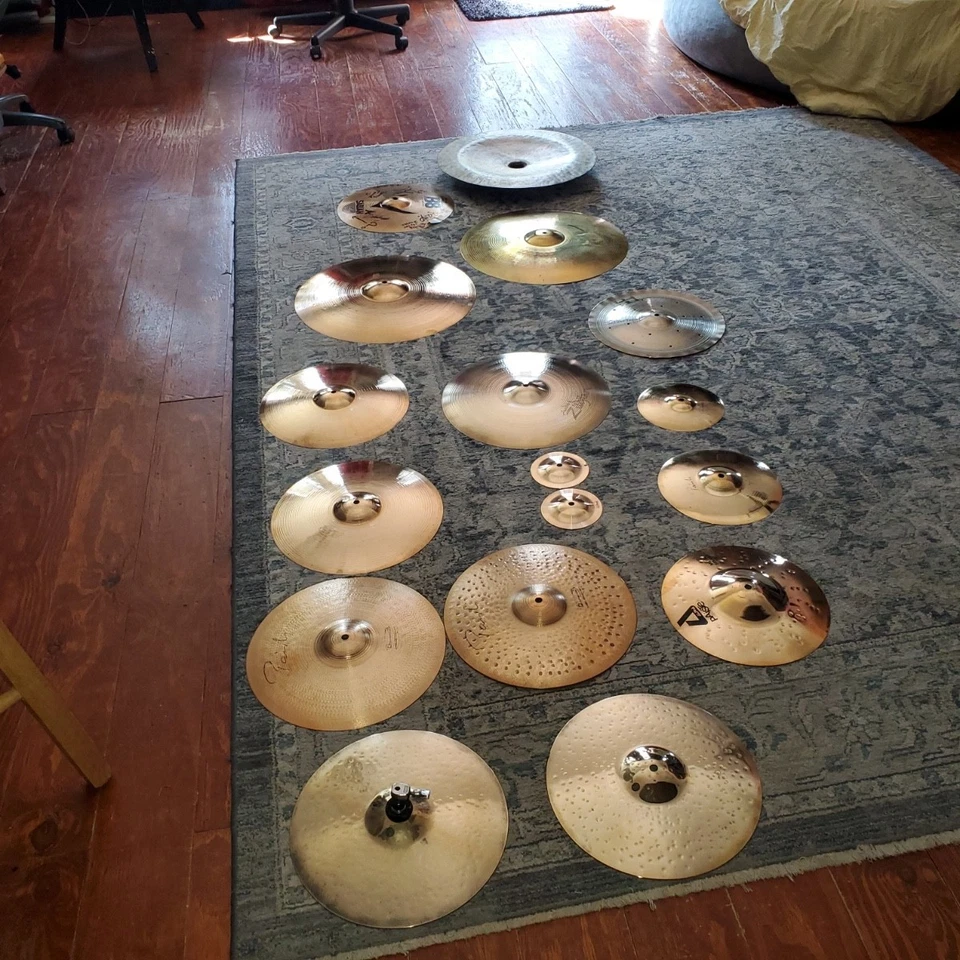 蓝色珍珠鼓套装带符号脚踏板和座椅 — 第 4/4 张图片