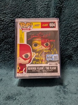 Dual Signed by Gustin/Cavanagh on Funko Pop 604 Flash/Reverse Flash 3500 PCS LE