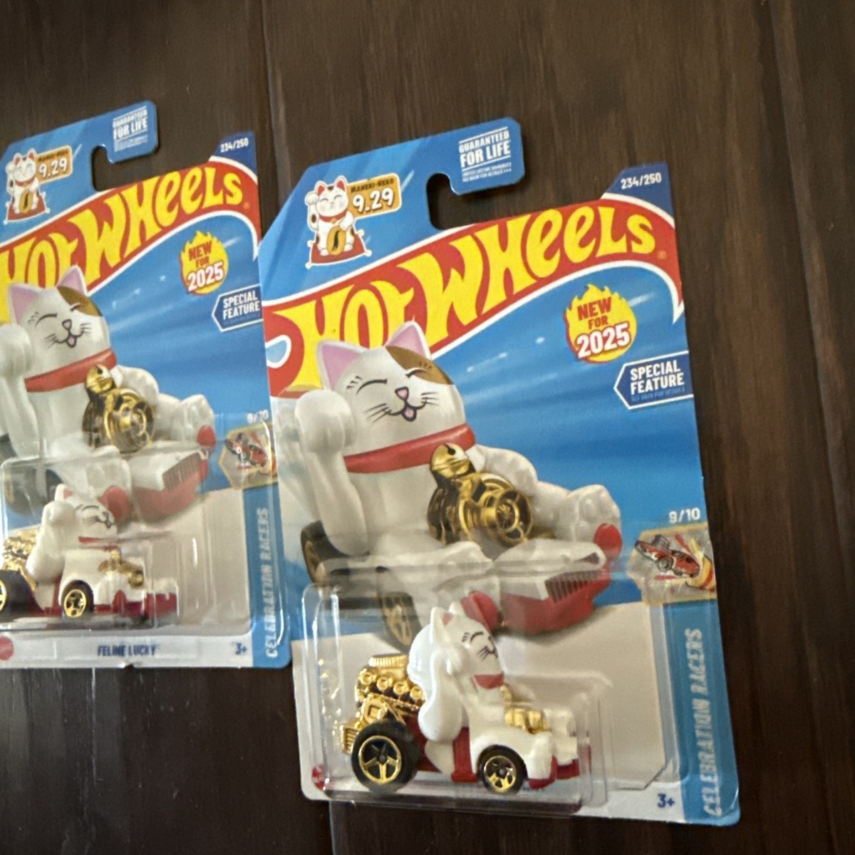 2025 Hot Wheels Feline Lucky Maneki-Neko 2025 #234 Cat CASE N Lot