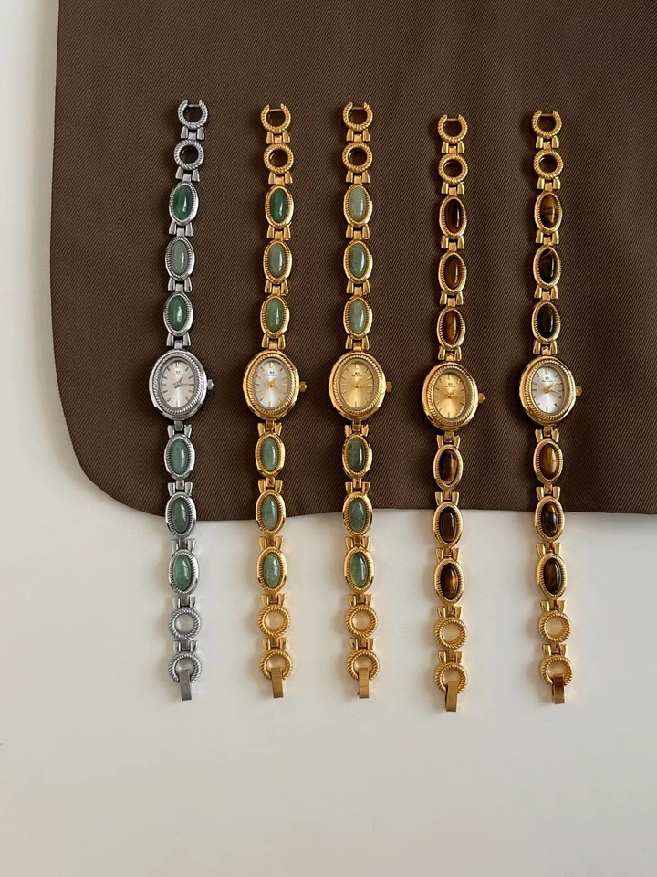 Подарок женские золотые винтажные часы с зеленым натуральным драгоценным камнем и бриллиантовым корпусом - Изображение 3 из 4