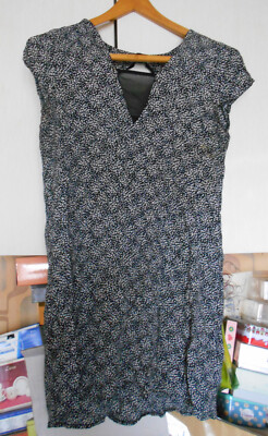 Kleid Gr. 38, Marke Promod, Farbe schwarz mit weißen Punkten, Viskose