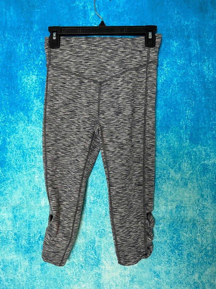 Woman's GAP FIT Blackout Technology Activear Capri Size XS Petite