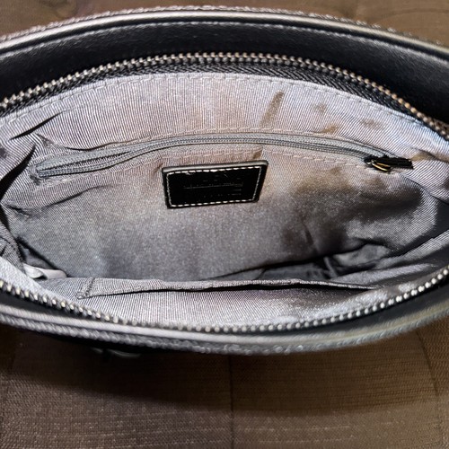 New Marla Wynne Tassel Seatbelt Crossbody HandBag Purse Black Silver Adjustable - Bild 5 von 12