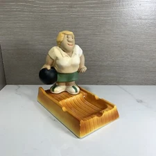 Vintage Enesco Ceramic Ashtray Bowler w Ball in Bowling Alley 5.5” x 5.5” x 3.5”