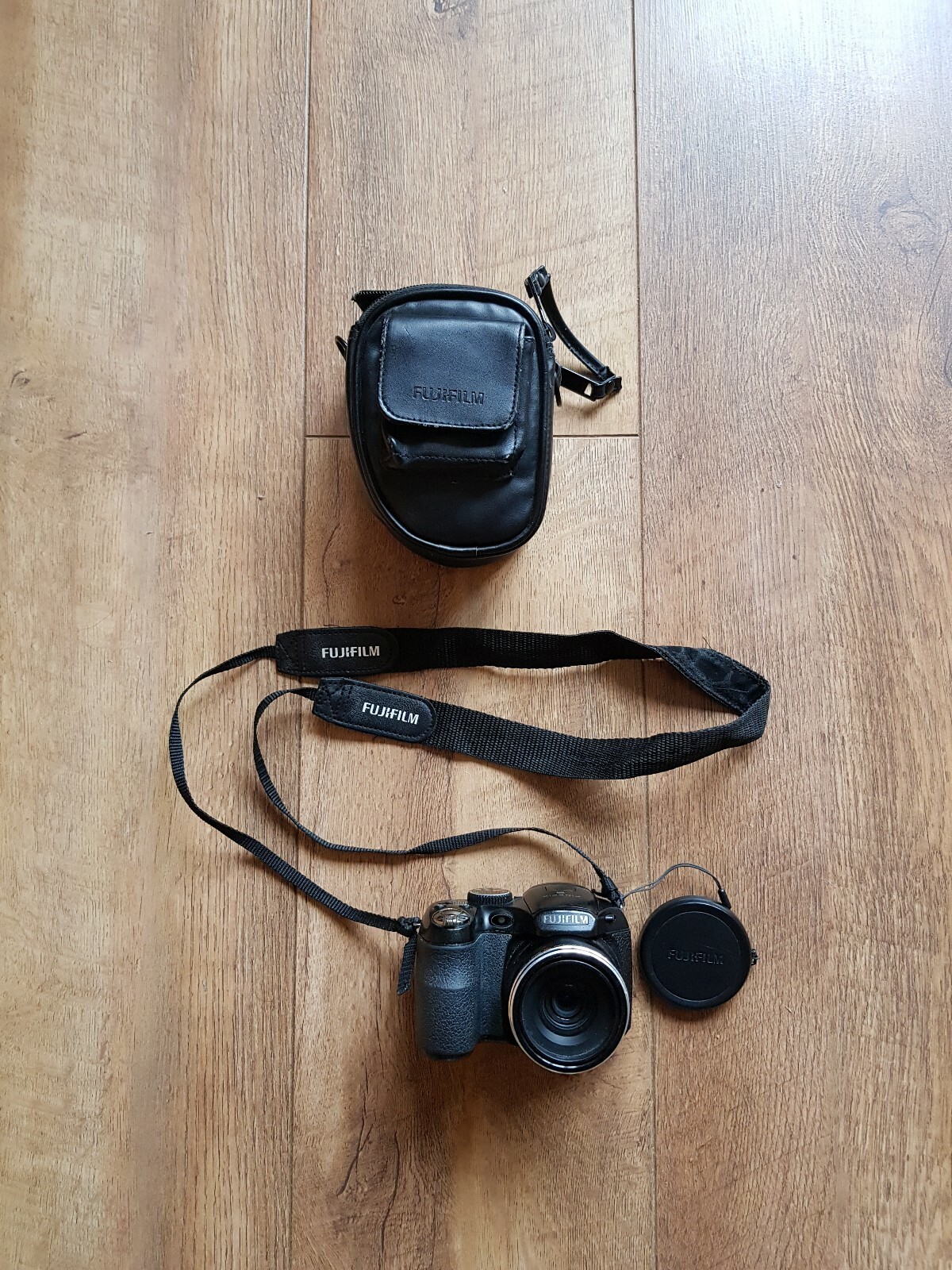 Fujifilm FinePix Digital Camera for Art Photography with Used Battery-image