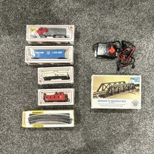 Bachmann Santa Fe Lighted Locomotive Train Lot
