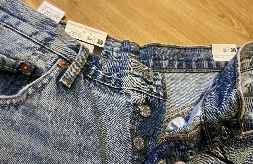 Levi's 501 Blue Denim Jean Shorts W29 Button-Up BNWT - Image 2 of 4