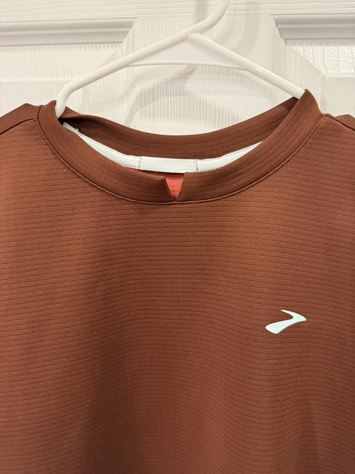 Sudadera Brooks Run Within en Run Pasas/Cobre Talla Mediana Manga Larga Para Mujer’s Foto 3 de 4