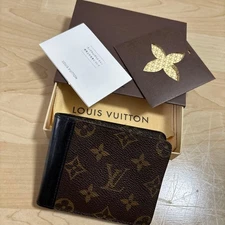 LOUIS VUITTON Bi Fold Wallet M93801