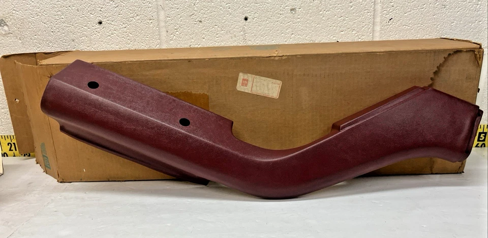 New OEM GM RH Maroon Driver Pod Armrest Pad 20585810 1987-91 Chevy Corsica (GM1) - Image 2 of 4