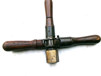 BEAUTIFUL MILLERS FALLS NO. 4 PRATT'S RATCHET AUGER HANDLE - WITH ADDED HANDLE