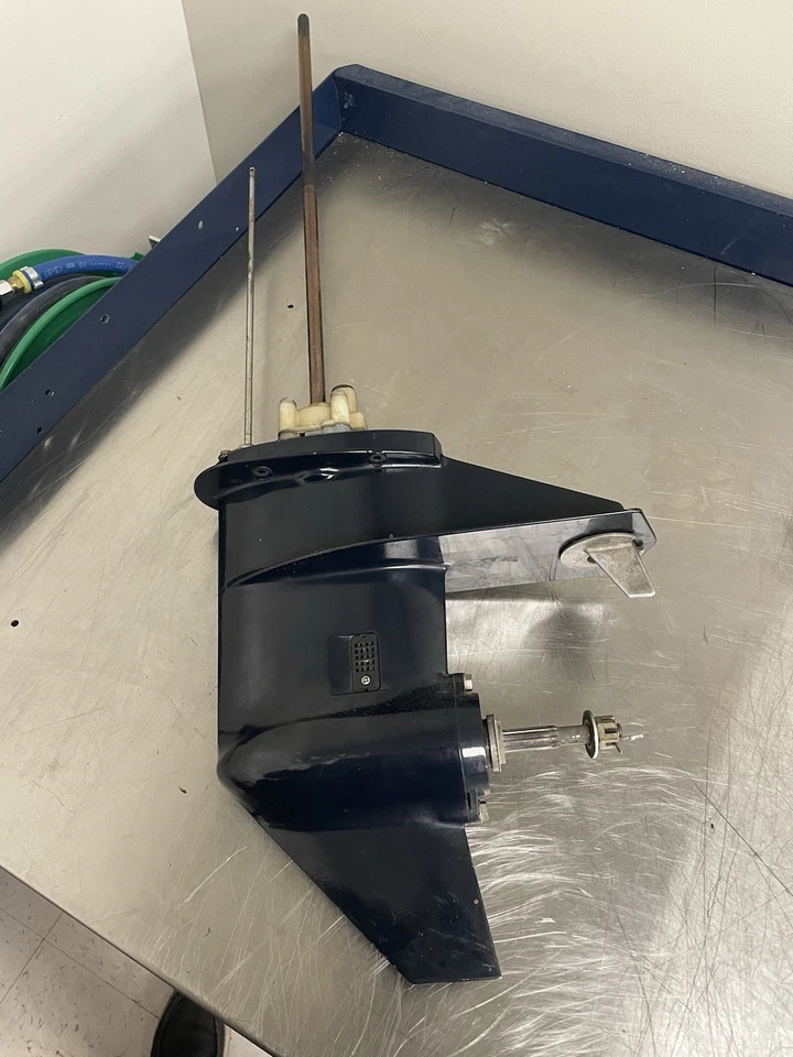 2012 EVINRUDE TOHATSU NISSAN MERCURY 9.8HP 20” GEARCASE ASSEMBLY 5041429 - Image 2 of 4