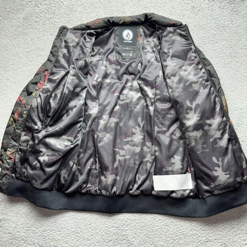 Куртка женская Volcom средний размер цветочный стеганая на молнии пуховик бомбардировщик легкая - Изображение 4 из 4