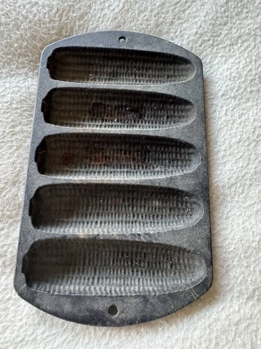 Vintage Lodge Cast Iron 527C2 USA 5-Stick Corn Cob Cornbread Muffin Pan