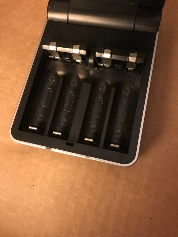 Lenmar R2G802U AC/DC AAA AA Battery Charger R2G 2 Hour Charger w/ USB Power - Image 4 of 4